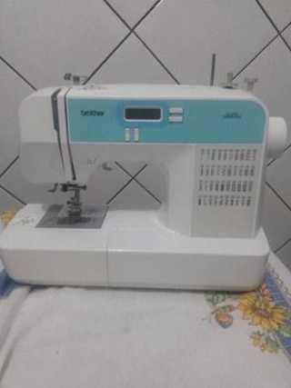 Máquina de Costura Brother CE 4000
