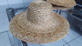 Chapéus Artesanais de Palha de Trigo