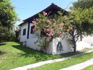 Casa para Aluguel em Resende, 2 Quartos (1suíte) c/ Banheira!