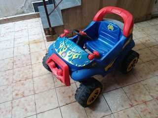 Vendo Buggy Infantil Bandeirante, com Pedal,(smart Cross Hot Wheels)