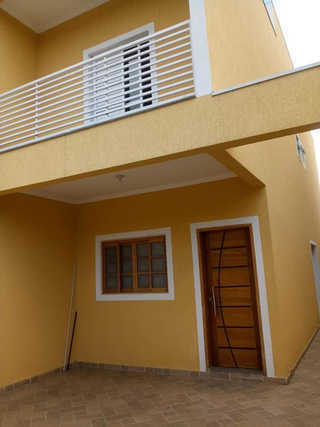 Casa Amarela no Portal dos Ipês Rua dos Gerânios