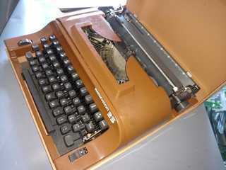 Máquina Antiga de Escrever Marca Remington 25 Portátil 100% Funcioname