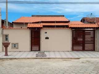 Casa Linda em Itanhaém com Piscina e Garagem para 5 Carros!