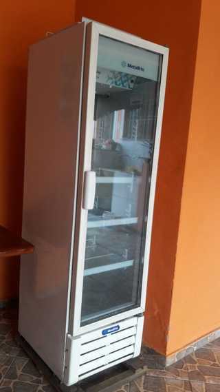 Expositor Refrigerador Vertical Metalfrio C/porta de Vidro