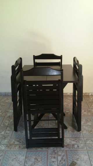 Conjunto de Mesa e Cadeiras Dobráveis de Madeira Maciça
