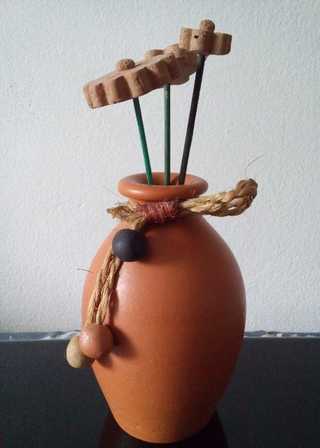 Vaso Ornamental em Cerâmica c/ 3 Flores em Cerâmica