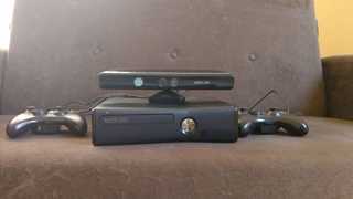 XBOX 360 Slim, Dois Controles e Kinect