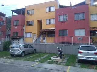 Apartamento Duplex 2 Quartos em Maria Paula/são Gonçalo