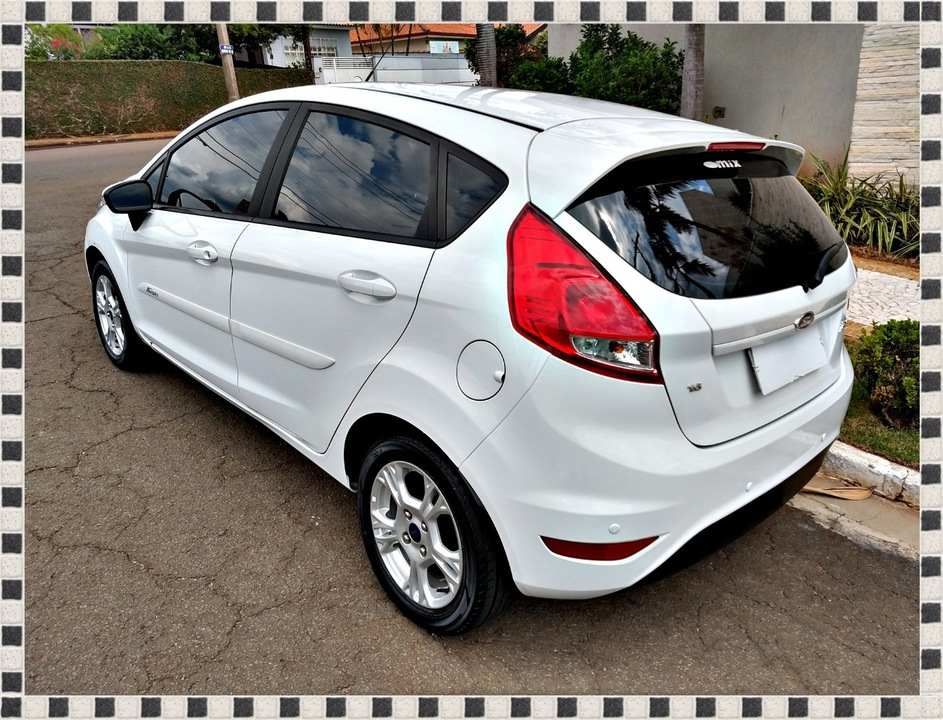 Ford fiesta 2015 седан