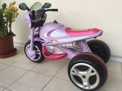 Vendo Motocicleta Infantil Barbie