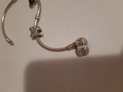 Pulseira Pandora Original com 2 Berloques Incluso