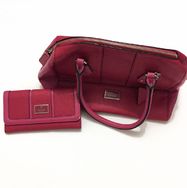 Bolsa e Carteira Guess