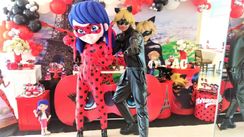 Ladybug e Cat Noir Personagens Vivos Cover