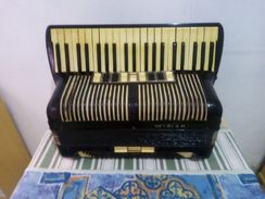 Acordeon de 120 Baixos Hohner