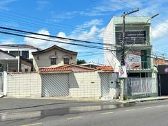 Casa com Piscina Mais Predio Comercial com 3 Andares