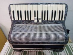 Acordeon de 80 Baixos Mondiale