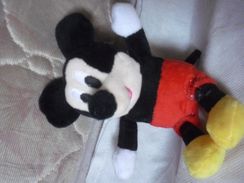 Mickey Pelúcia Plush Aproximadamente 15 Cm c/ Cordão e Ventosa