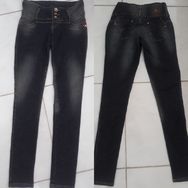 Vendo Calças Jeans Feminina Nova