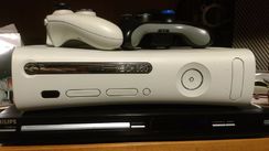 Fotos Similares: XBOX 360 Usado (destravado) / Incluindo 02 Controles 