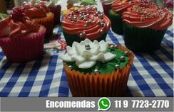 Bolos, Doces e Cupcakes Decorados e Diversos Tipos de Salgados para Festas