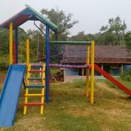 Playground Infantil de Casinha de Madeira de