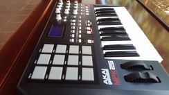 Teclado Controlador Mpk 25akai