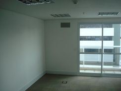 Sala Comercial com 25 m2 em São Paulo - Aclimação por 375 Mil