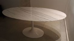 Mesa Base Oval Saarinen