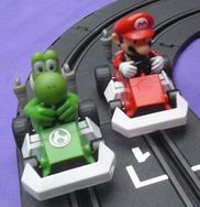 Autorama Mario Kart DS Super Race Set Mario & Yoshi Oficial Nintendo