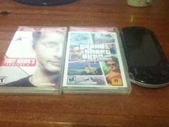 Fotos Similares: Psp com 2 Jogos e Carregador 