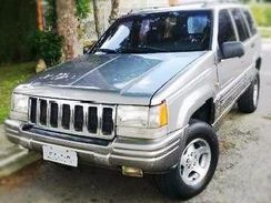 Jeep Grand Cherokee Laredo 98 4x4