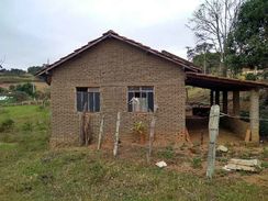 Linda Chácara com Casa em Cambui-mg