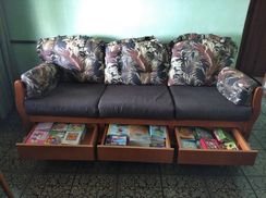 Sofa de Madeira com 3 Gavetas Tecido Imermeavel