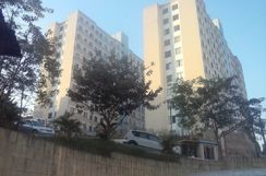 Vendo Apartamento Todo Reformado com Portaria 24hrs e Elevador por 125