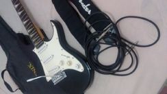 Guitarra Phoenix com Acessórios