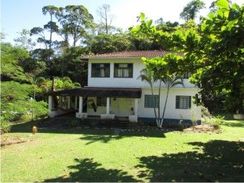 Sítio em Papucaia-com Piscina-caetano Imóveis