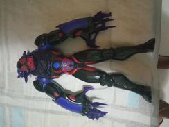 Boneco Max Steel Toxzon Ataque do Esgoto