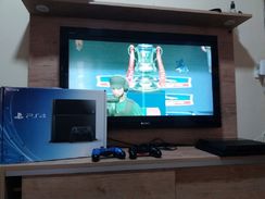 Playstation 4 Black Jet 500gb 1115a 2 Controles + Fifa17 Completo e com Nota Fiscal