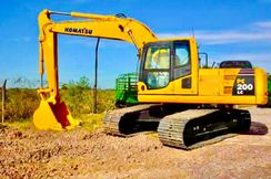 Escavadeira Komatsu Pc 200 2018