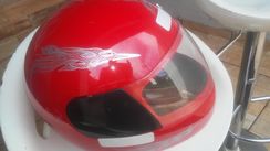 Vendo Capacete Vermelho Seminovo