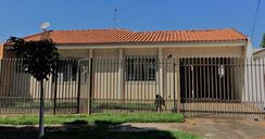 Vende SE Casa Próxima à Acema (av. Kakogawa)