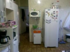 Vendo Casa com 3 Quartos Grandes ,sala ,cozinha ,banheiro ,garagem Toda Coberta em Excelente Estado