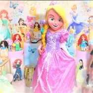 Fotos Similares: Rapunzel Princesa Personagens Vivos Cover Princesas 