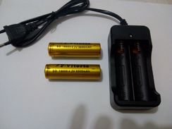 Kit Carregador Duplo+2 Baterias 18650 para Lanterna Tática