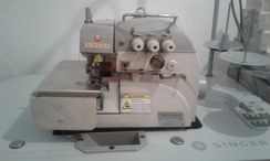 Fotos Similares: Overlock Singer 321c 