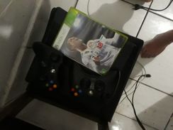 XBOX 360 Bem Conservado