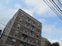 Apartamento 2 Dormitórios c/ Dep. Empregada, Elevador no Embaré