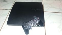 PS3 com 20 Jogos (5 em Disco e o Restante no Hd) + Controle