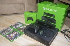 XBOX One + 2 Controles + 4 Jogos