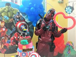 Fotos Similares: Deadpool Cover Personagens Vivos 